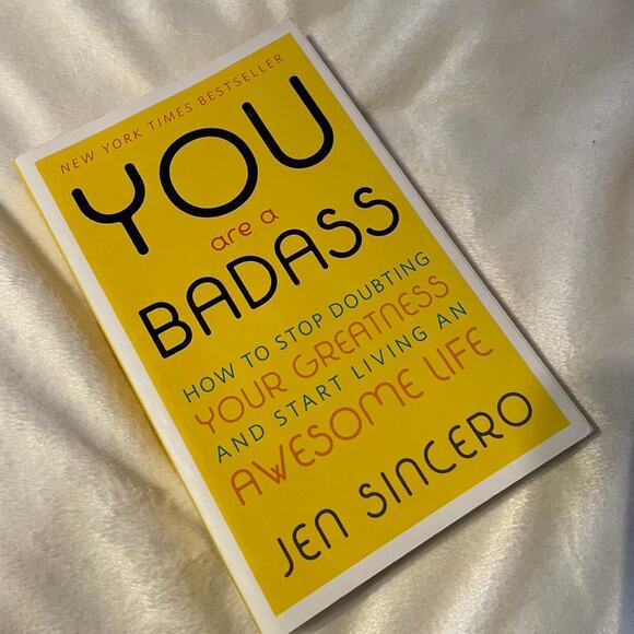 YOU ARE A BADASS BY JEN SINCERO Self Help Book Psychology Non-Fiction - Picture 1 of 2